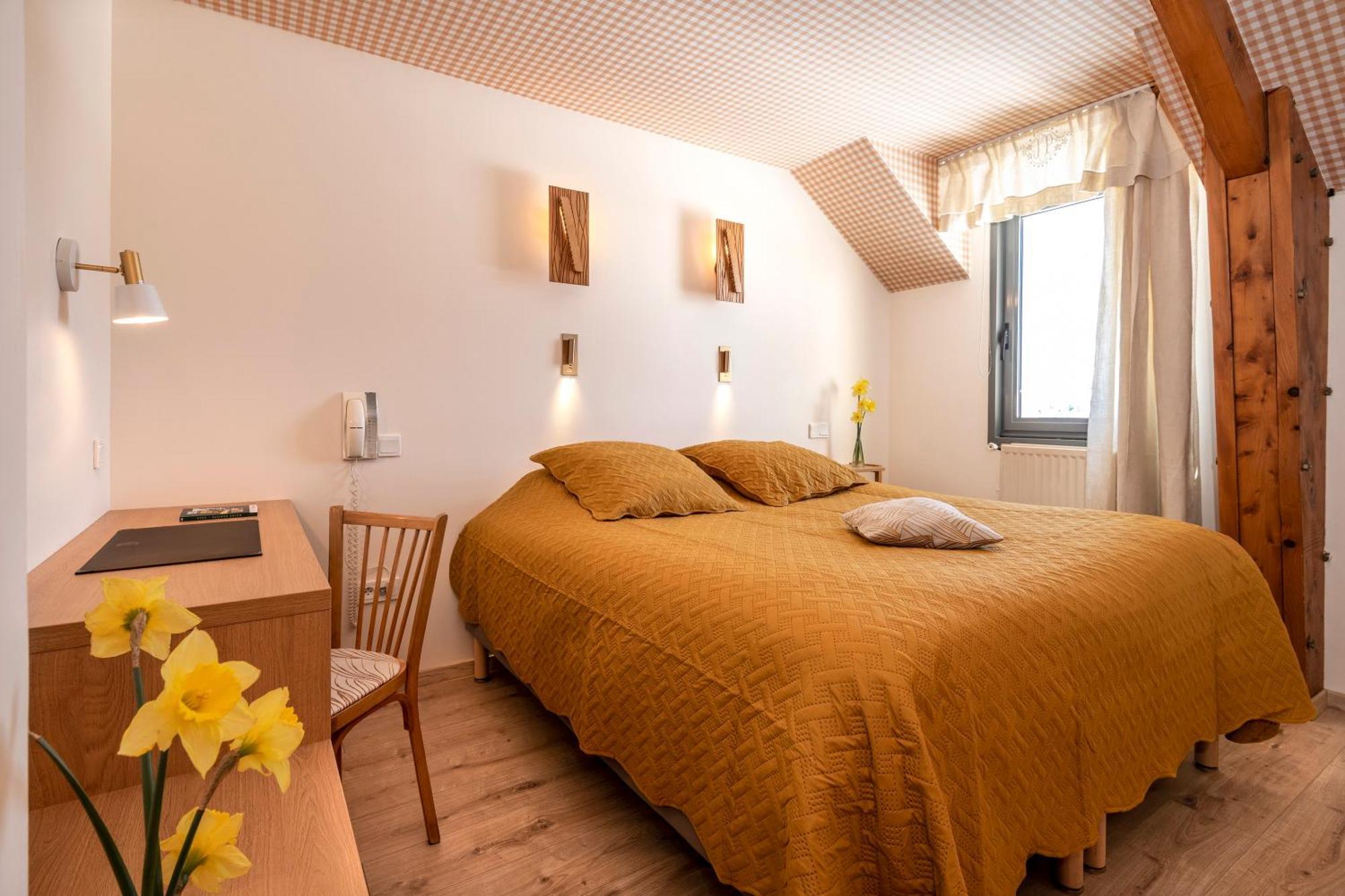 Hôtel Restaurant de la Poste et La Grange Détente, espace bien-être Châteauneuf-de-Randon Quarto foto